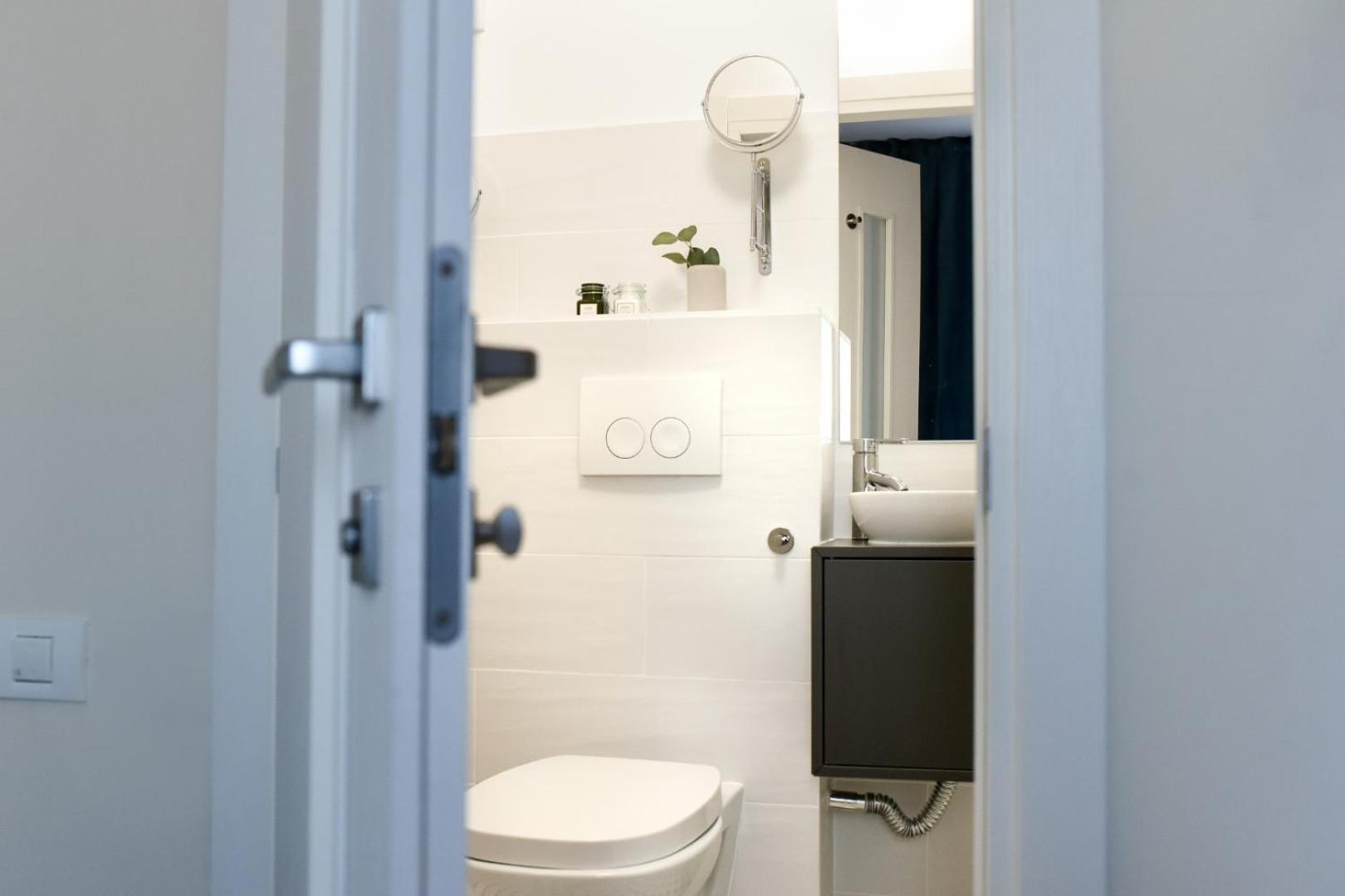 City Living At Its Best - Spacious 2 Bedroom Apartment On Calea Victoriei Bucarest Exterior foto