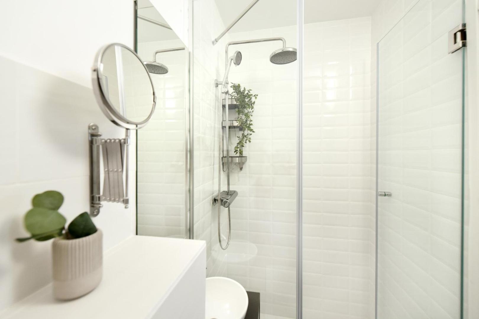 City Living At Its Best - Spacious 2 Bedroom Apartment On Calea Victoriei Bucarest Exterior foto